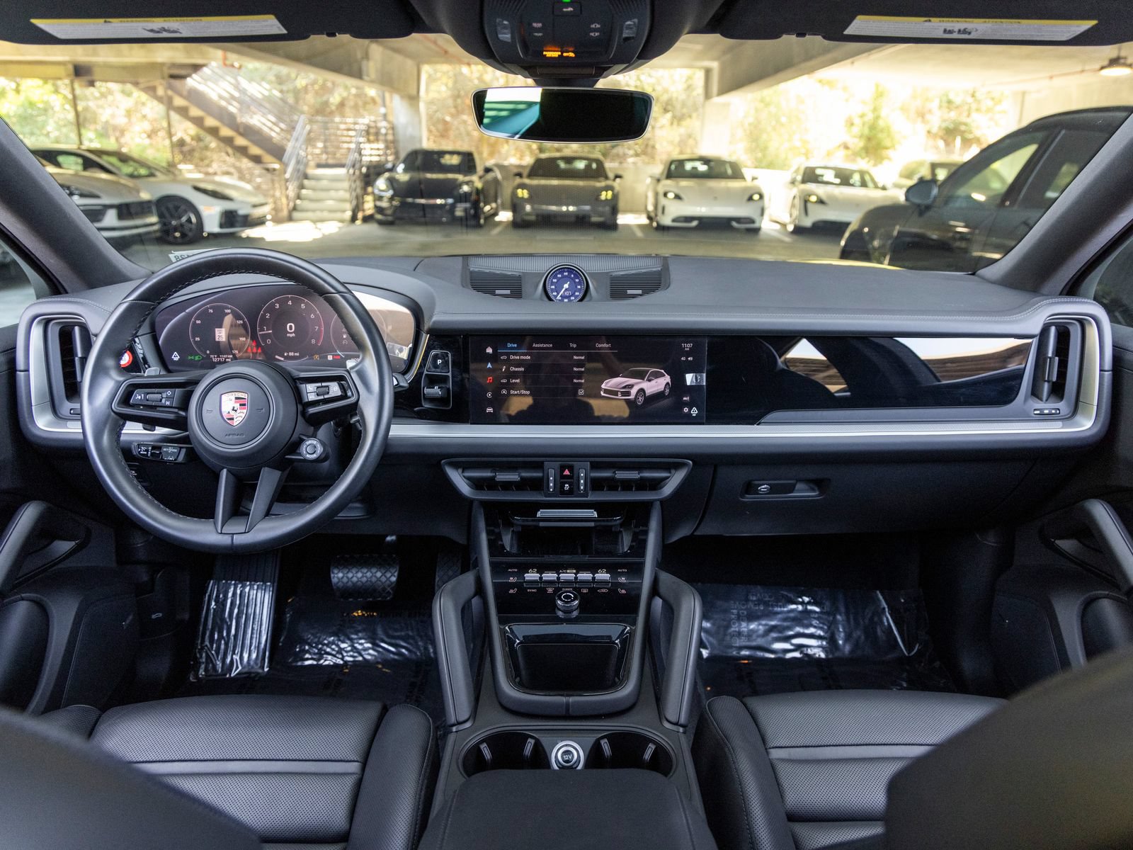 Used 2024 Porsche Cayenne Coupe AWD/4WD image 34
