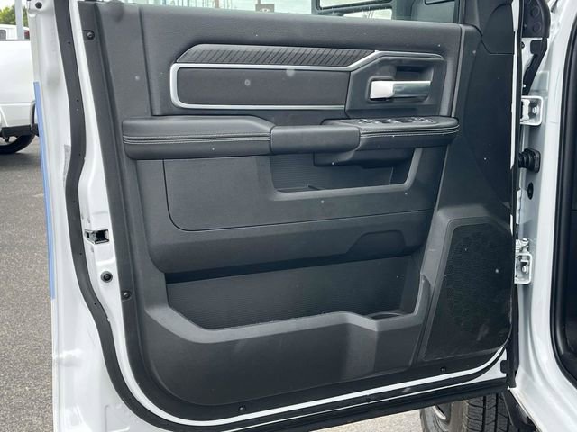 New 2026 RAM 3500 Big Horn AWD/4WD image 11