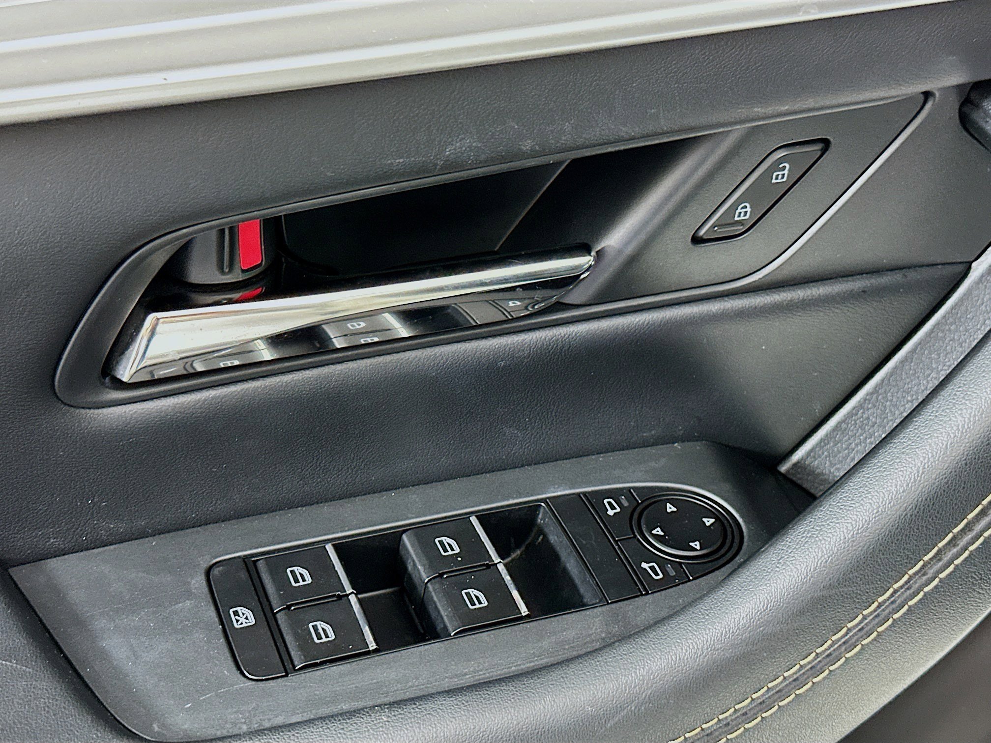 Used 2024 MAZDA CX-90 Plug-In Hybrid w/ Preferred image 15