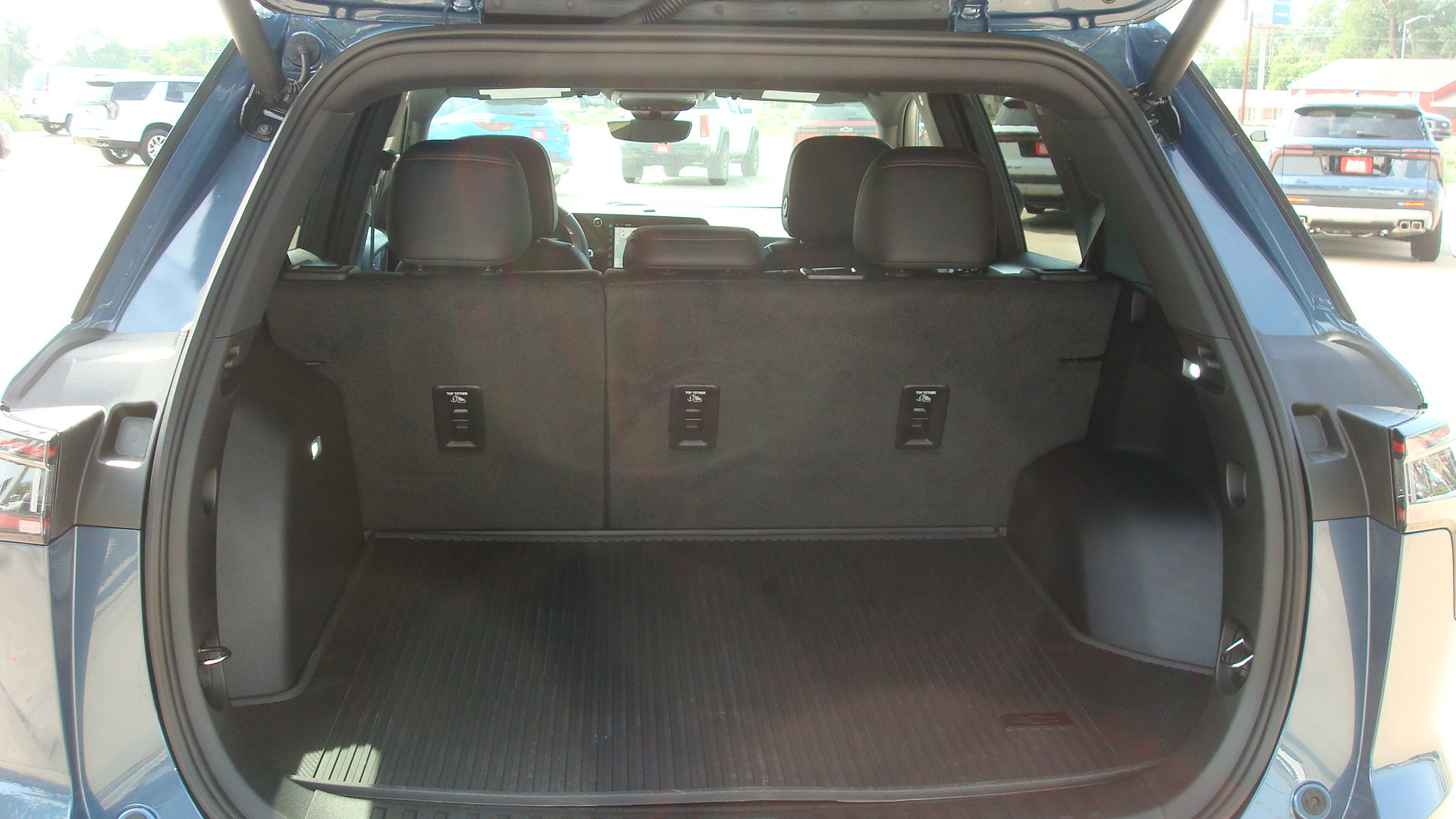New 2027 Chevrolet Equinox RS w/ Safety and Technology Package AWD/4WD image 12
