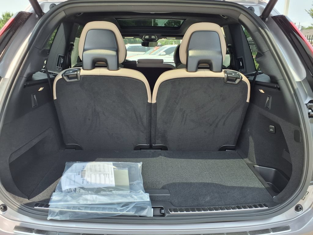 New 2026 Volvo XC90 B5 Plus AWD/4WD image 9