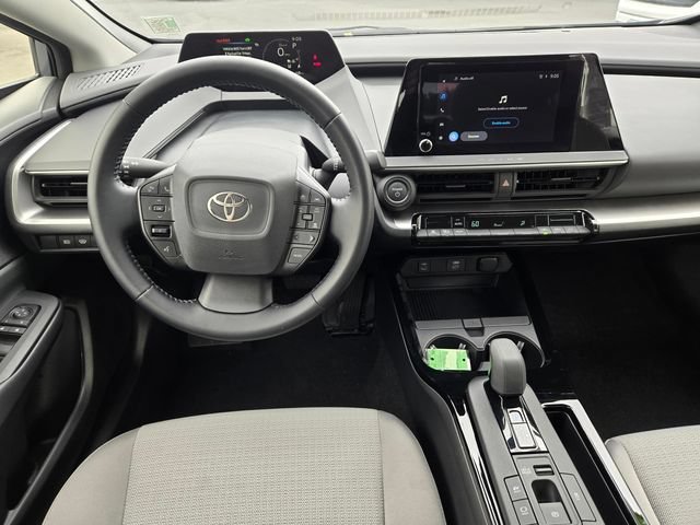 Used 2025 Toyota Prius LE FWD image 14