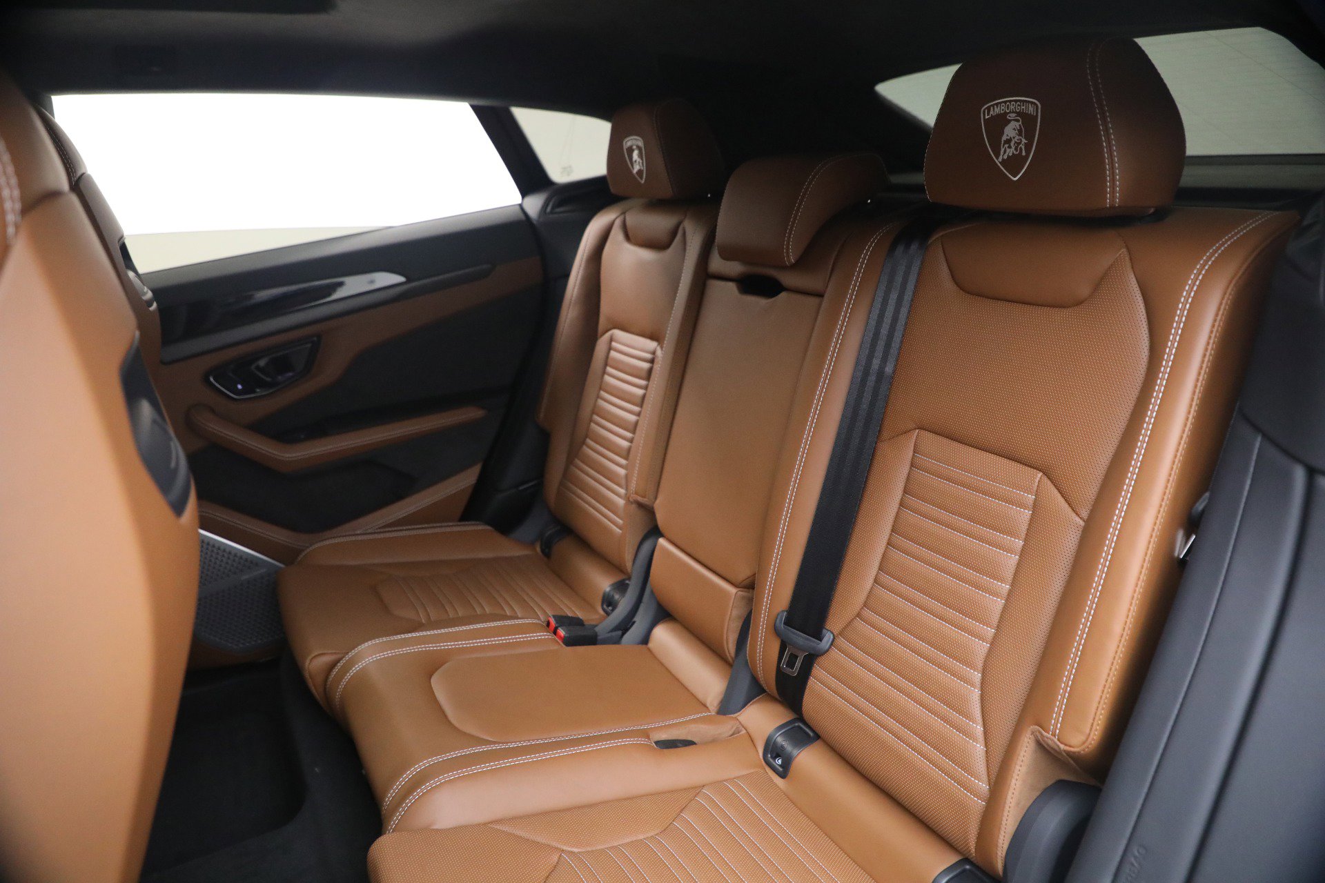 Used 2025 Lamborghini Urus SE AWD/4WD image 17