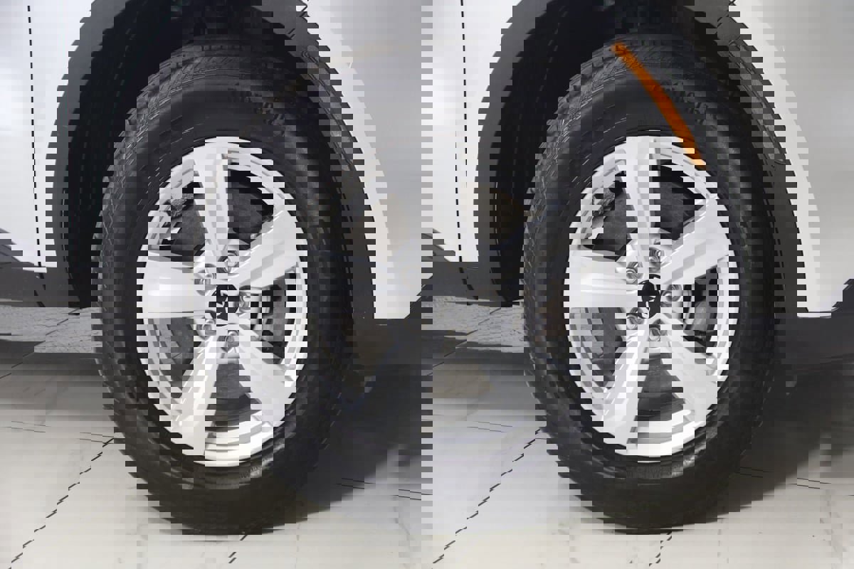 Used 2022 Kia Sorento LX image 13