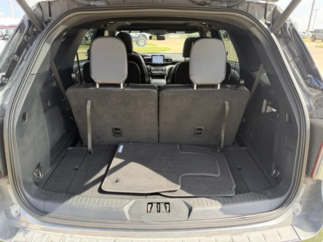 Used 2023 Ford Explorer ST-Line w/ Class IV Trailer Tow Package RWD image 8