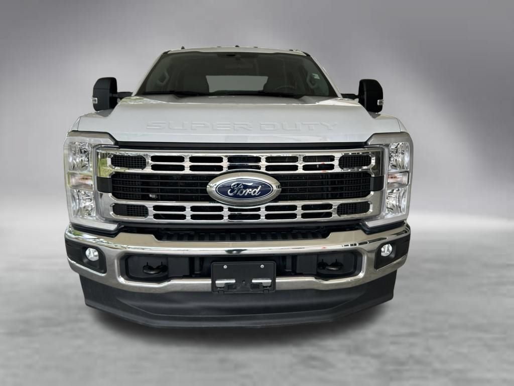 Used 2025 Ford F350 XLT w/ FX4 Off-Road Package AWD/4WD image 12
