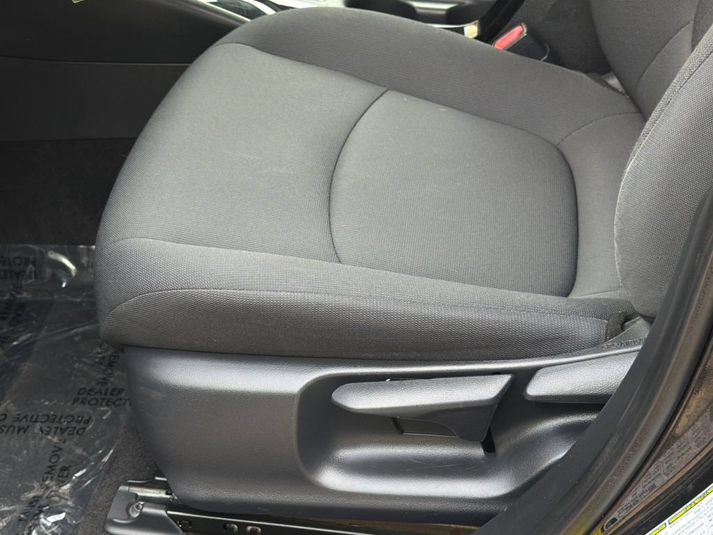 Used 2021 Toyota Corolla LE FWD image 21