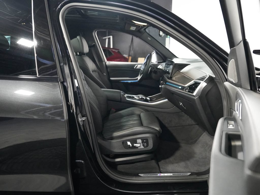 Used 2025 BMW X5 M60i w/ Parking Assistance Package AWD/4WD image 38