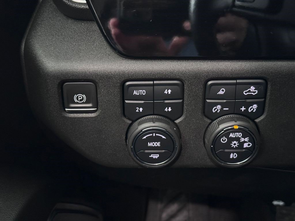 Certified 2023 Chevrolet Silverado 1500 High Country image 25