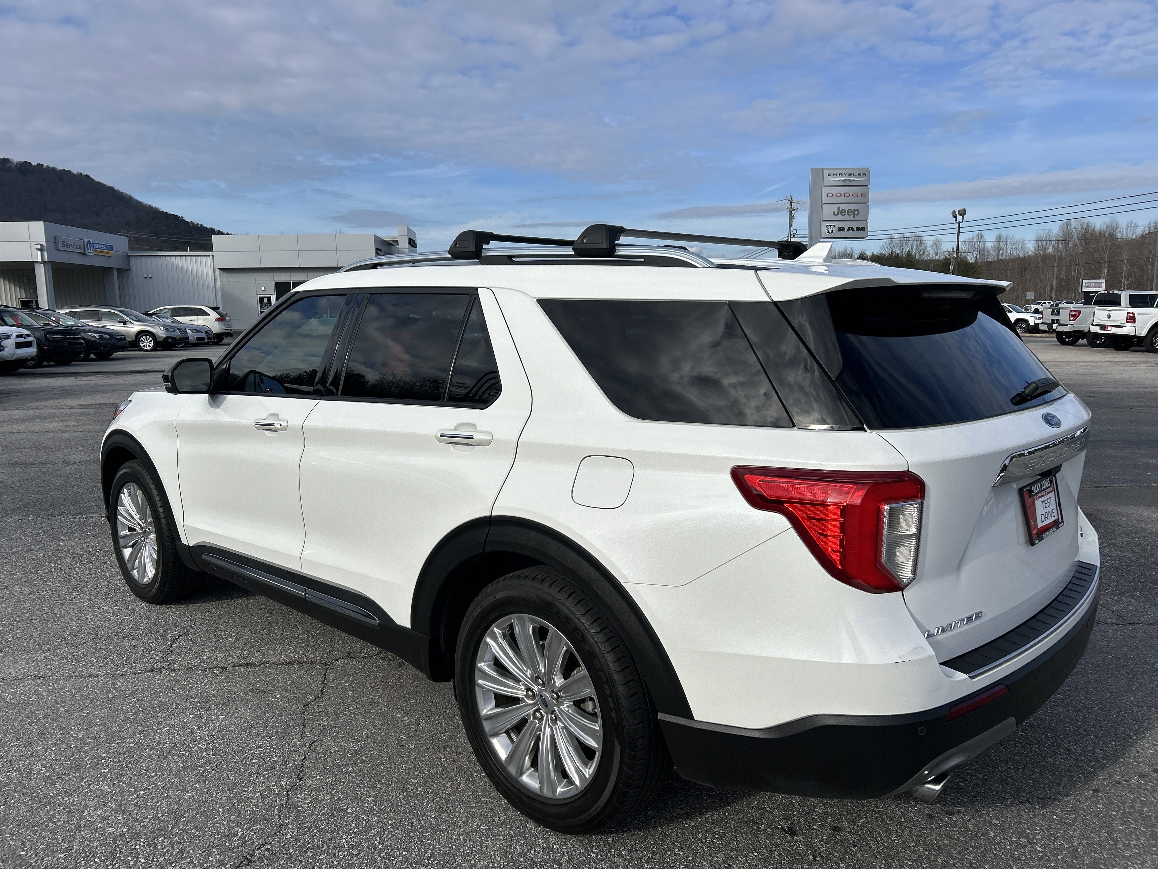 Used 2020 Ford Explorer Limited image 4