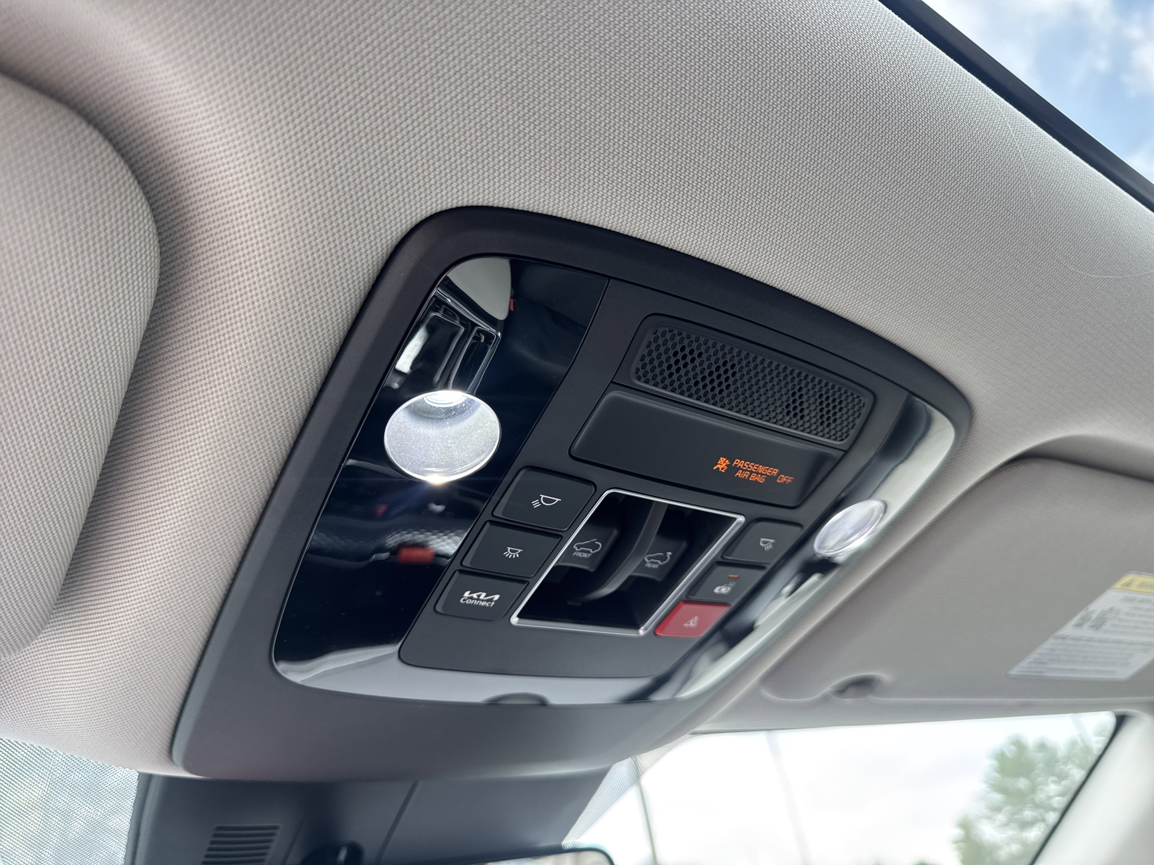 Certified 2024 Kia Carnival SX Prestige image 29