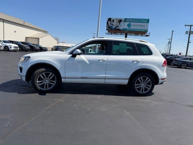 Used 2016 Volkswagen Touareg Sport AWD/4WD image 4