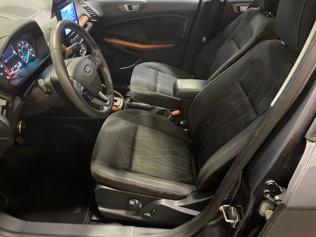 Used 2021 Ford EcoSport SE w/ SE Convenience Package image 9