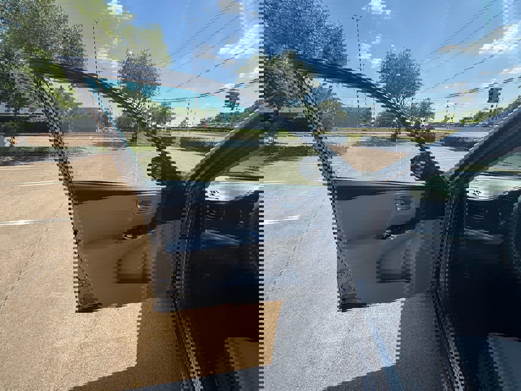 Used 2016 Toyota Camry SE image 11