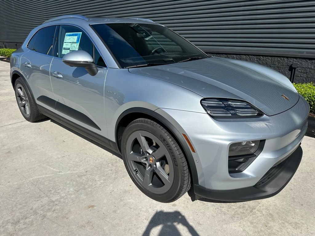 Used 2026 Porsche Macan Electric RWD image 11