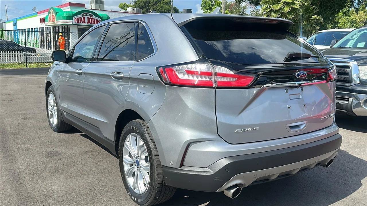 Used 2020 Ford Edge Titanium w/ Equipment Group 301A FWD image 11