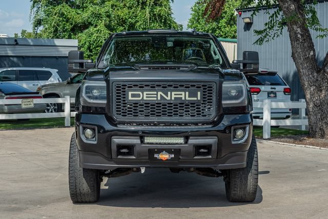 Used 2018 GMC Sierra 2500 Denali w/ Duramax Plus Package AWD/4WD image 9