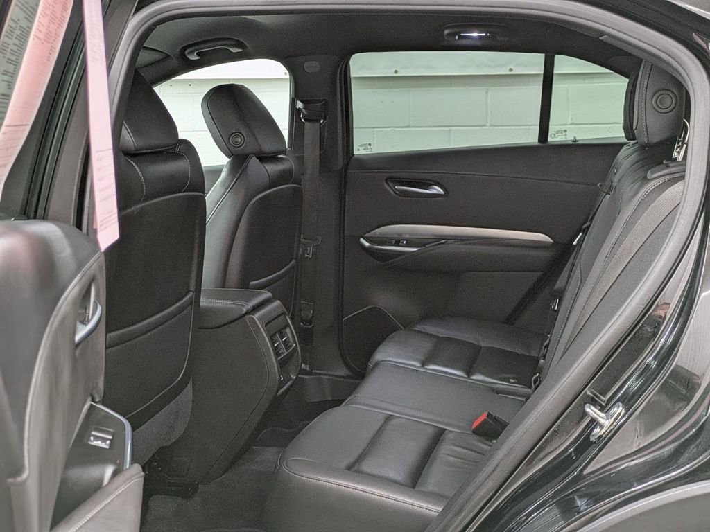 Used 2023 Cadillac XT4 Premium Luxury image 21
