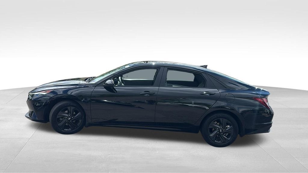Used 2023 Hyundai Elantra SEL FWD image 4