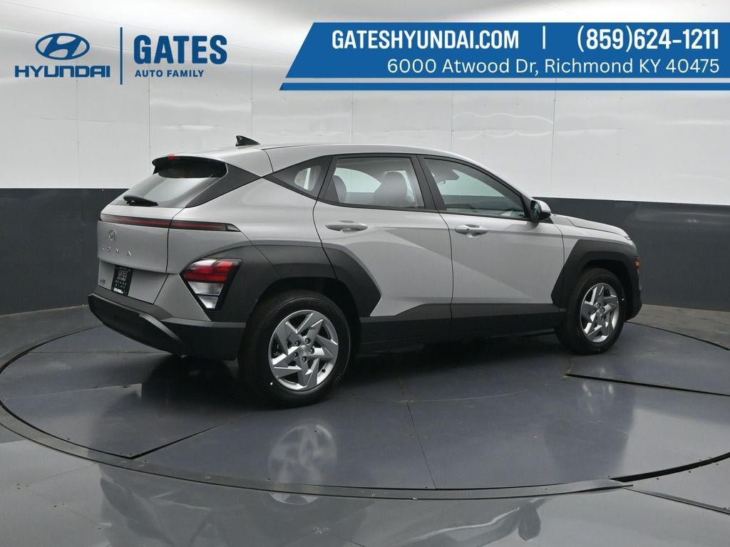 New 2027 Hyundai Kona SE FWD image 2