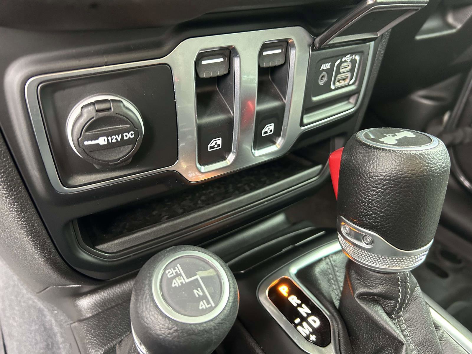 Used 2024 Jeep Wrangler Sport S image 29