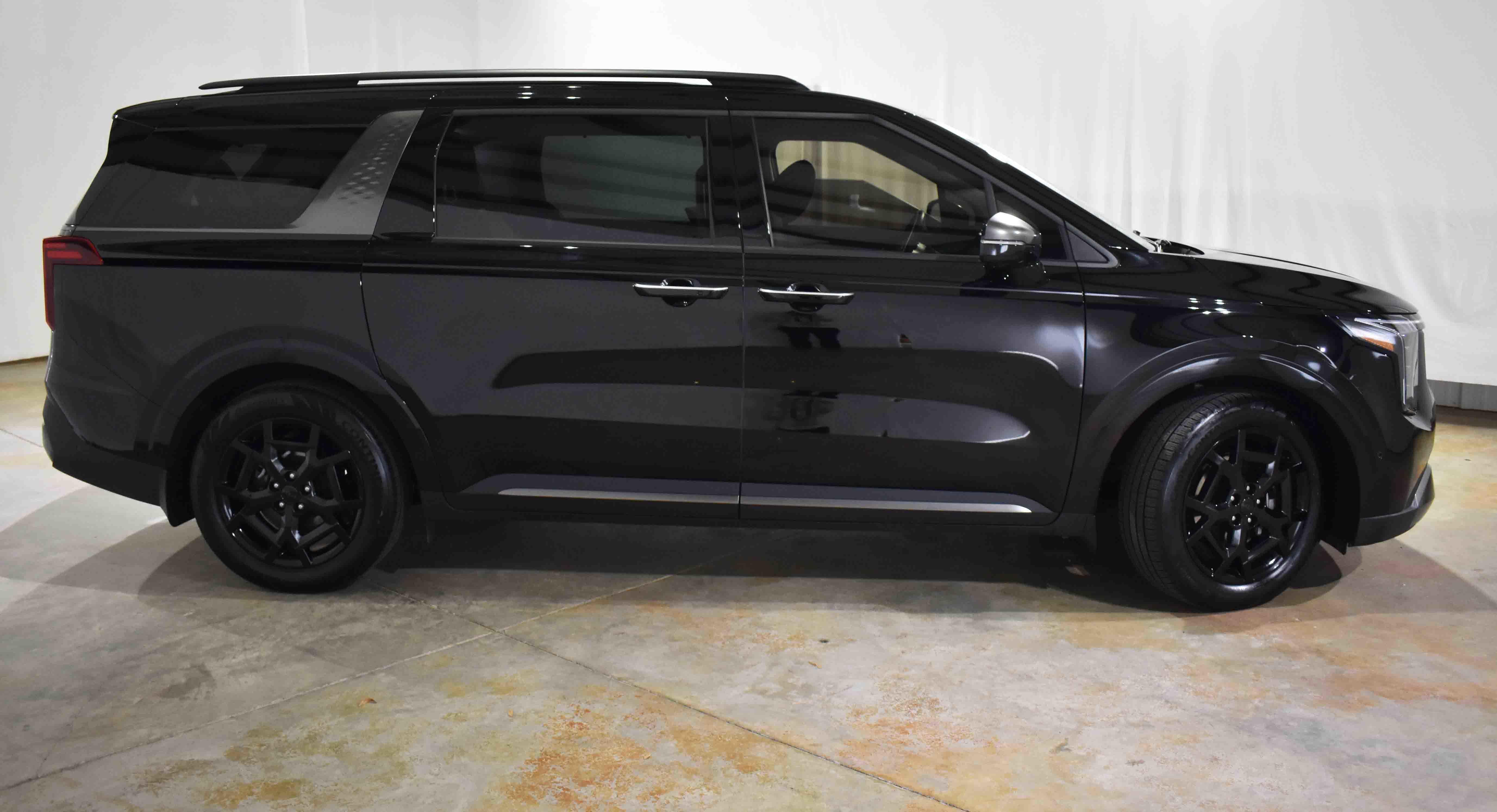 Used 2025 Kia Carnival SX Prestige image 10