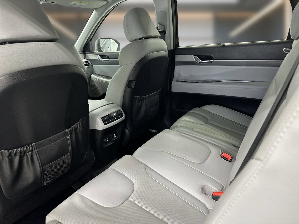 Used 2022 Hyundai Palisade SEL w/ 8P Bench Seat Package FWD image 15