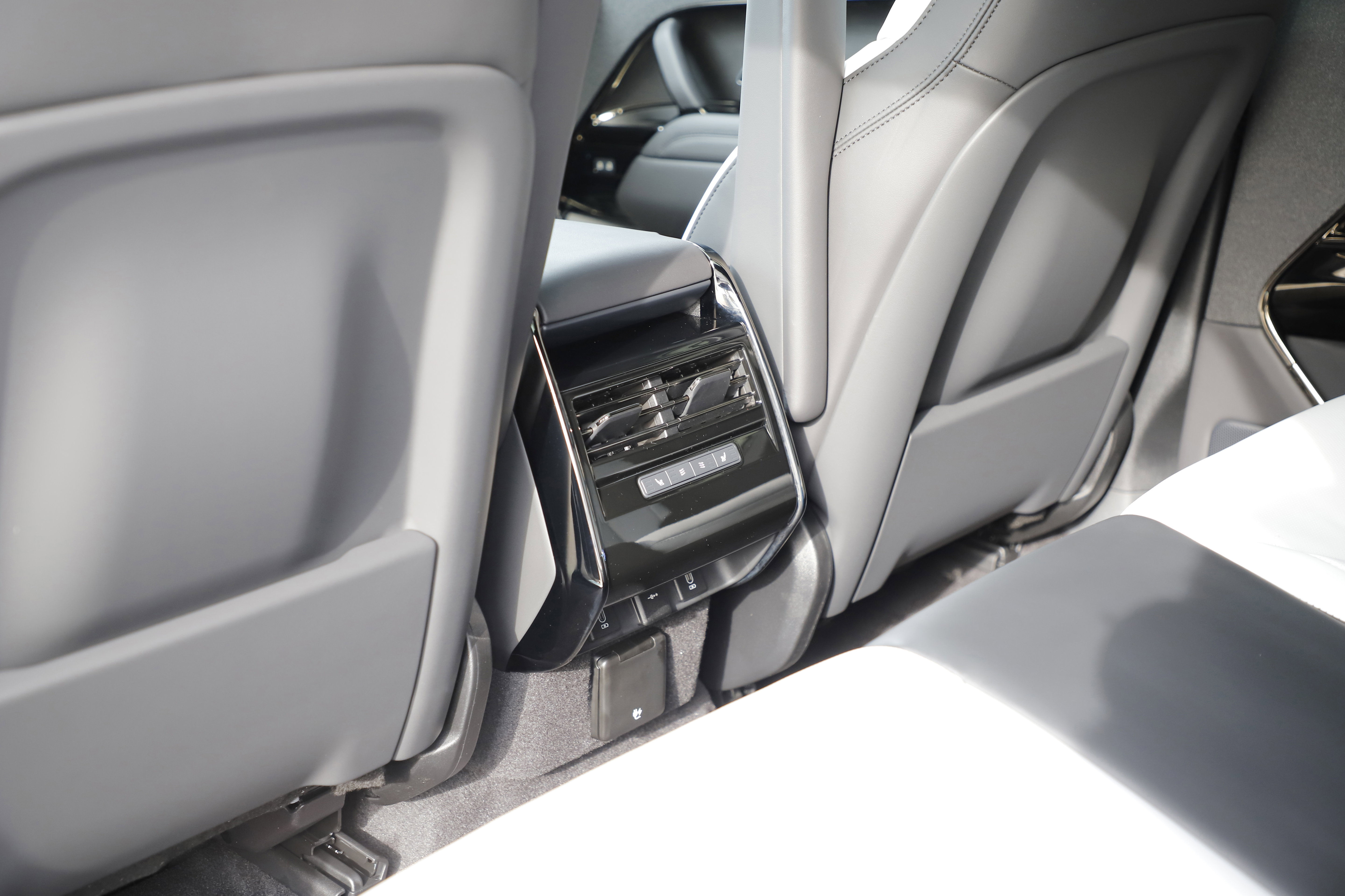 New 2026 Land Rover Range Rover Sport Dynamic SE image 15