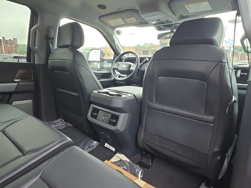 New 2026 Ford F250 Lariat w/ Black Appearance Package AWD/4WD image 22