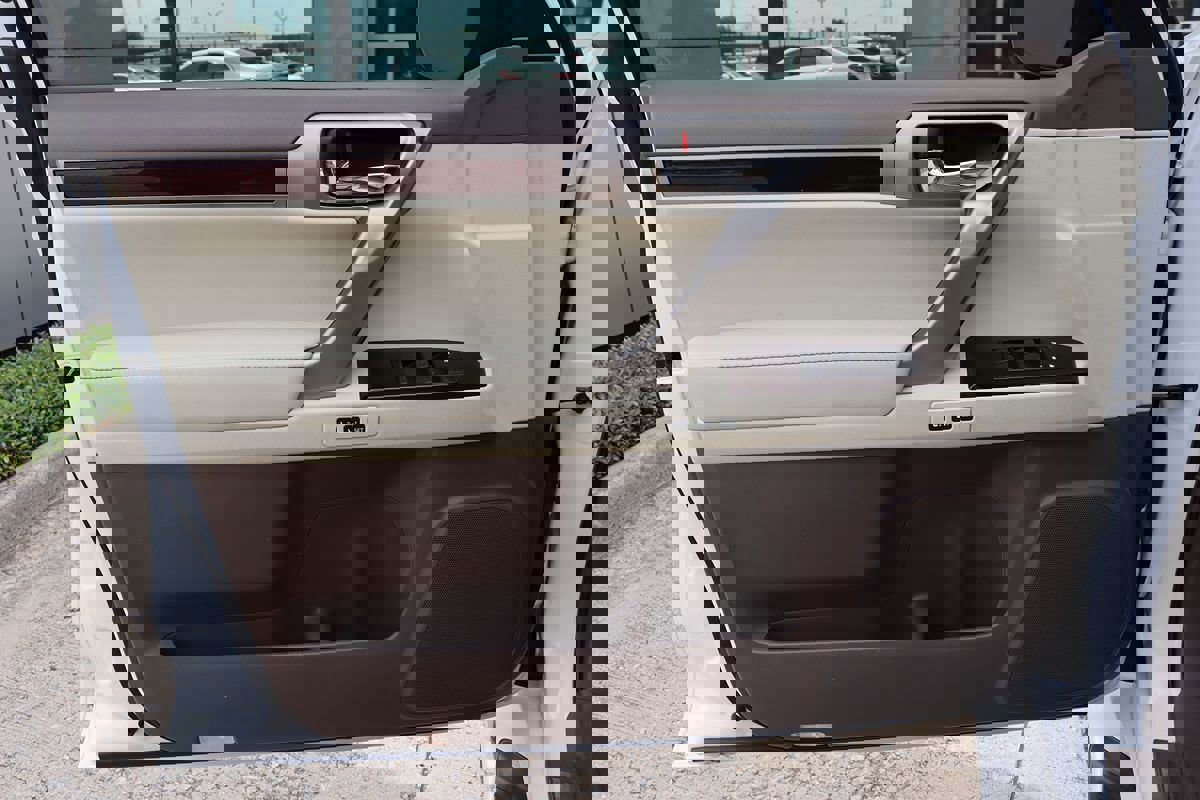 Used 2017 Lexus GX 460 Premium image 47