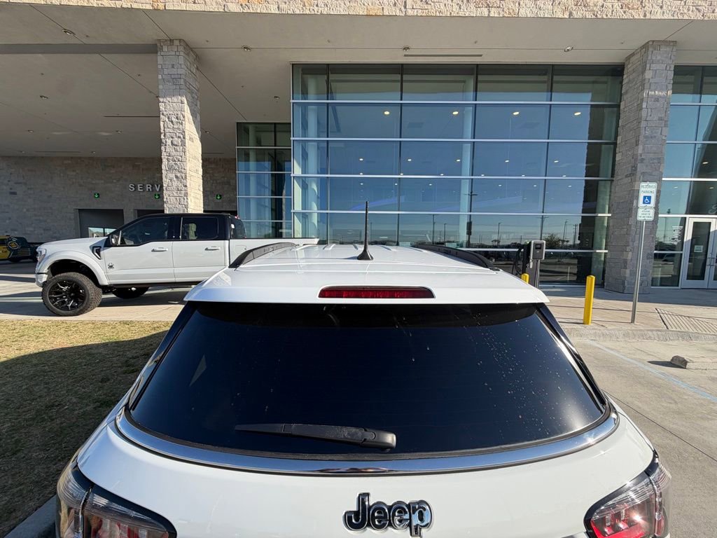 Used 2022 Jeep Compass Latitude image 5