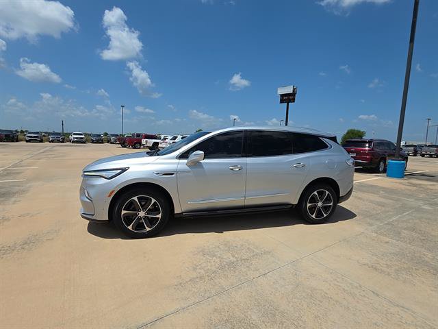 Used 2022 Buick Enclave Essence w/ Sport Touring Edition FWD image 5