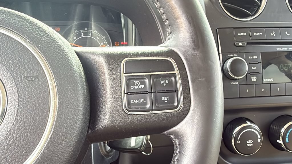 Used 2017 Jeep Patriot Latitude FWD image 31