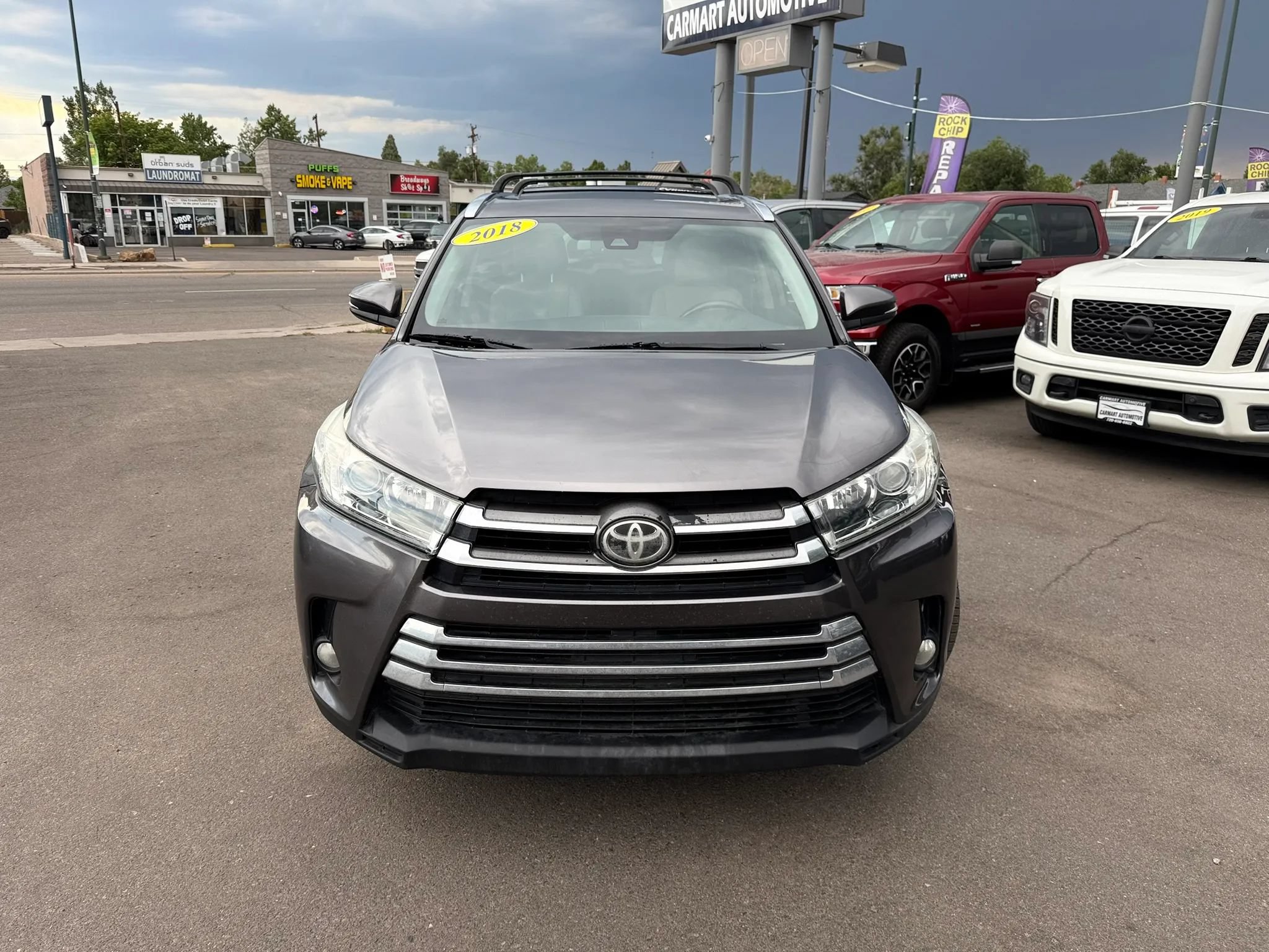 Used 2018 Toyota Highlander Limited w/ Carpet Mat Package (TMS) AWD/4WD image 4