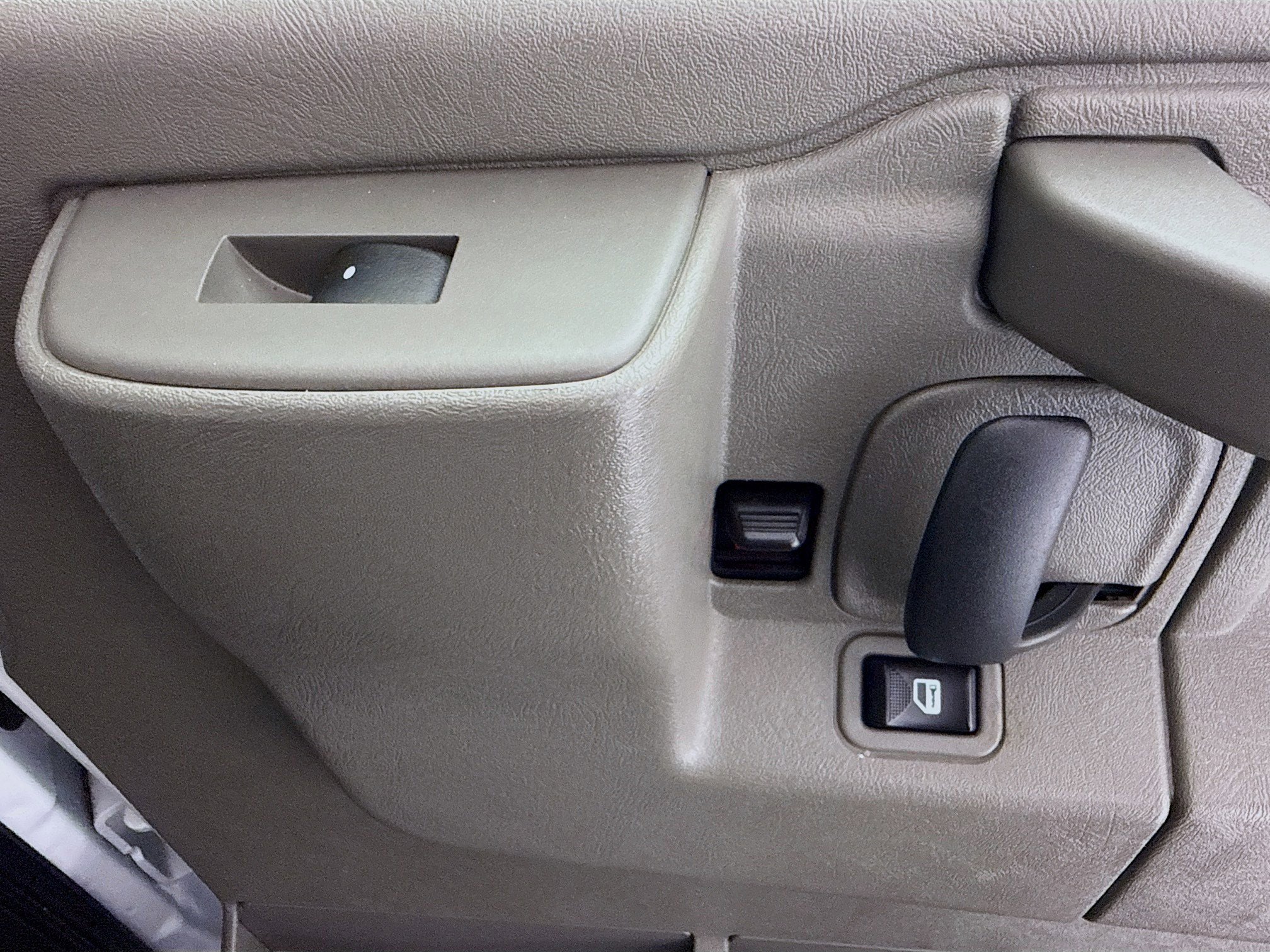 Used 2022 Chevrolet Express 2500 image 24