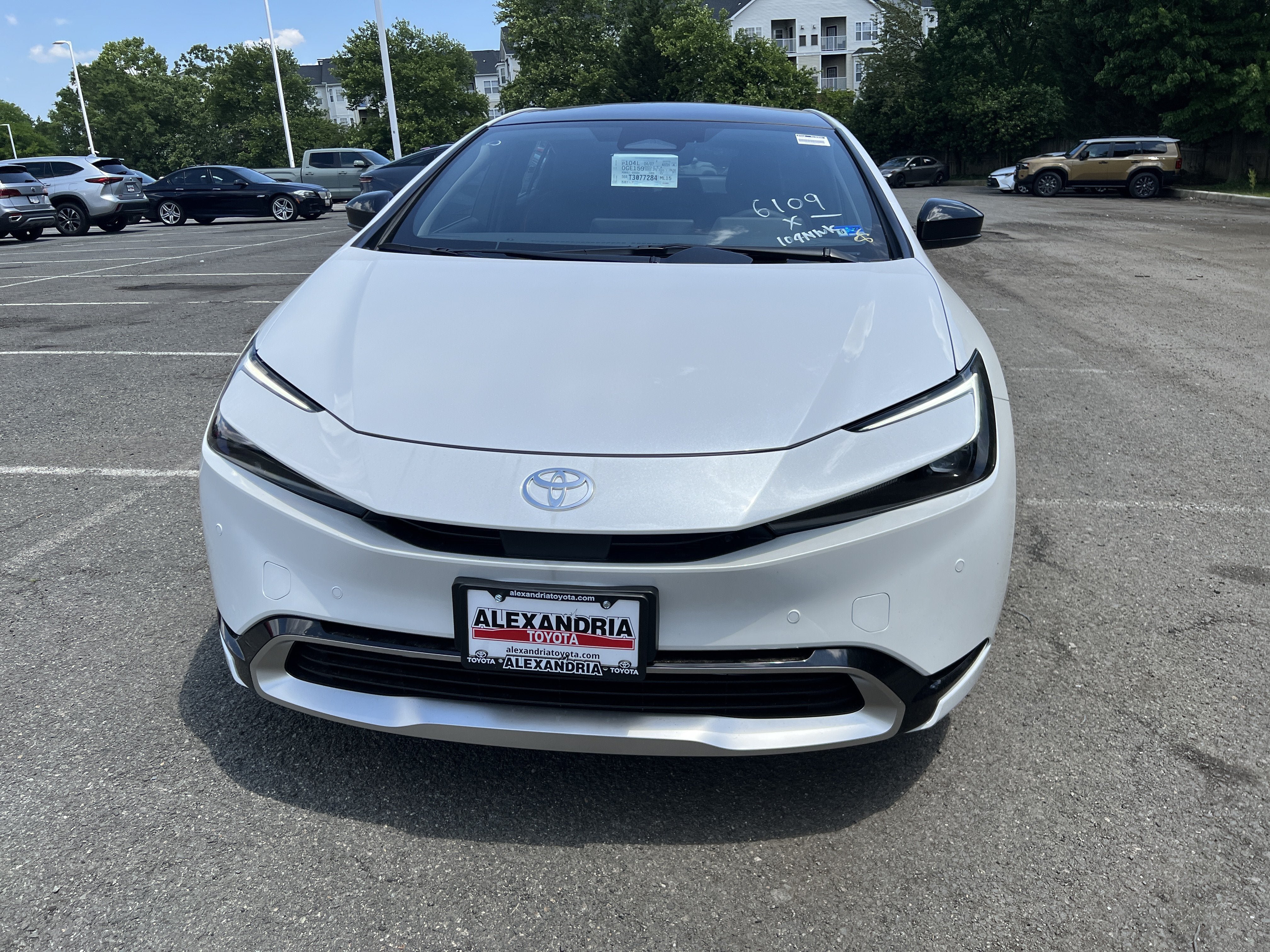 New 2026 Toyota Prius Plug-In Hybrid FWD image 2