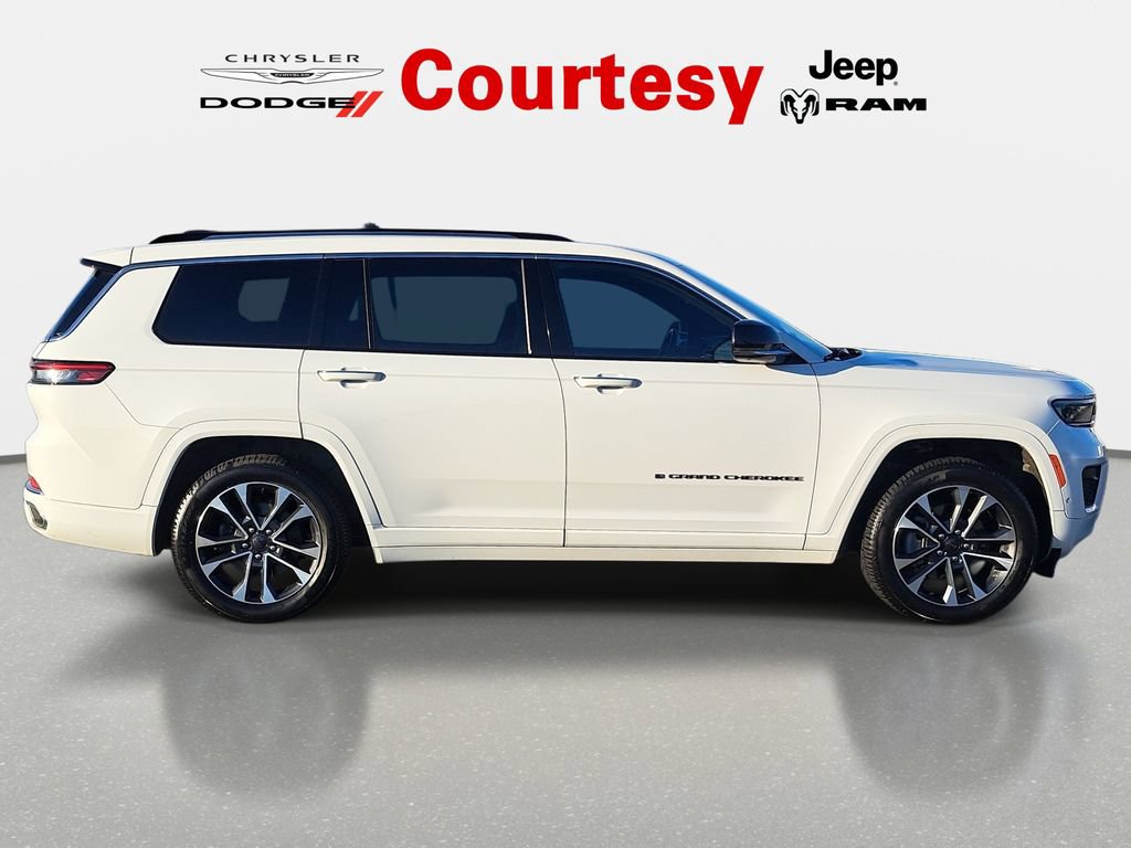 Certified 2023 Jeep Grand Cherokee L Overland w/ Advanced Protech Group III AWD/4WD image 3