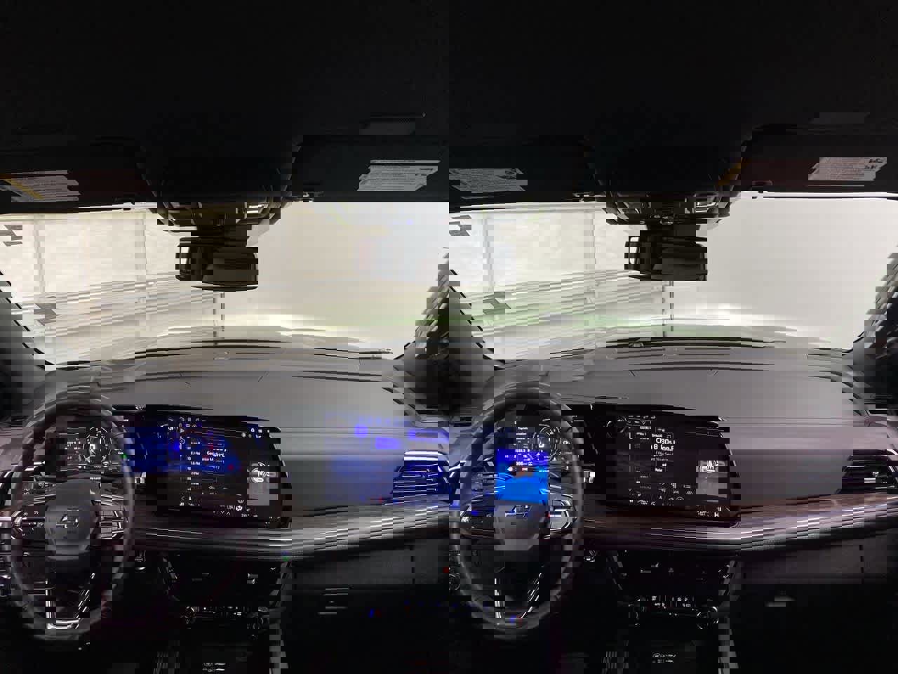 Used 2025 Chevrolet Suburban Z71 image 13