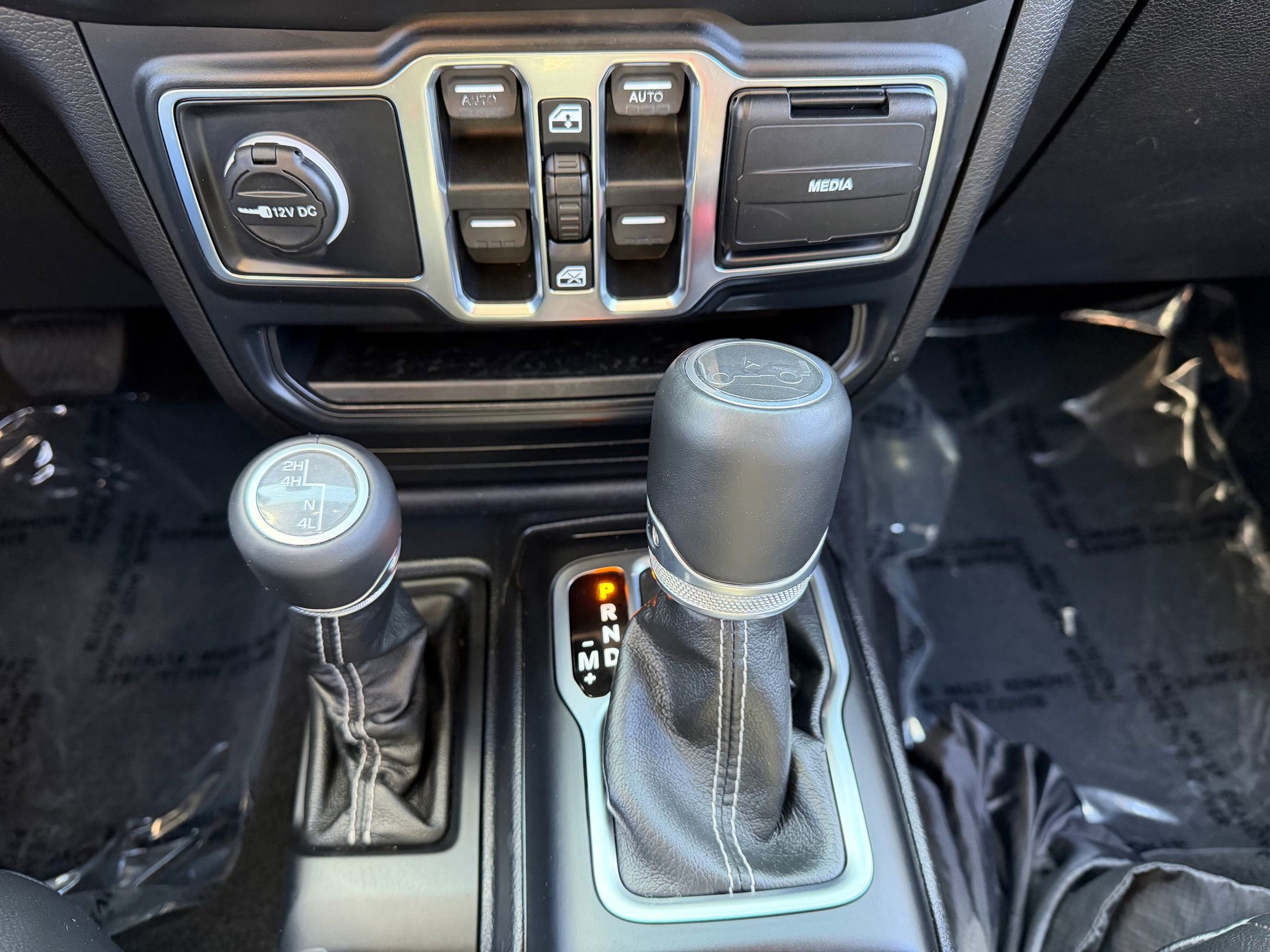 Used 2019 Jeep Wrangler Unlimited Sahara image 22