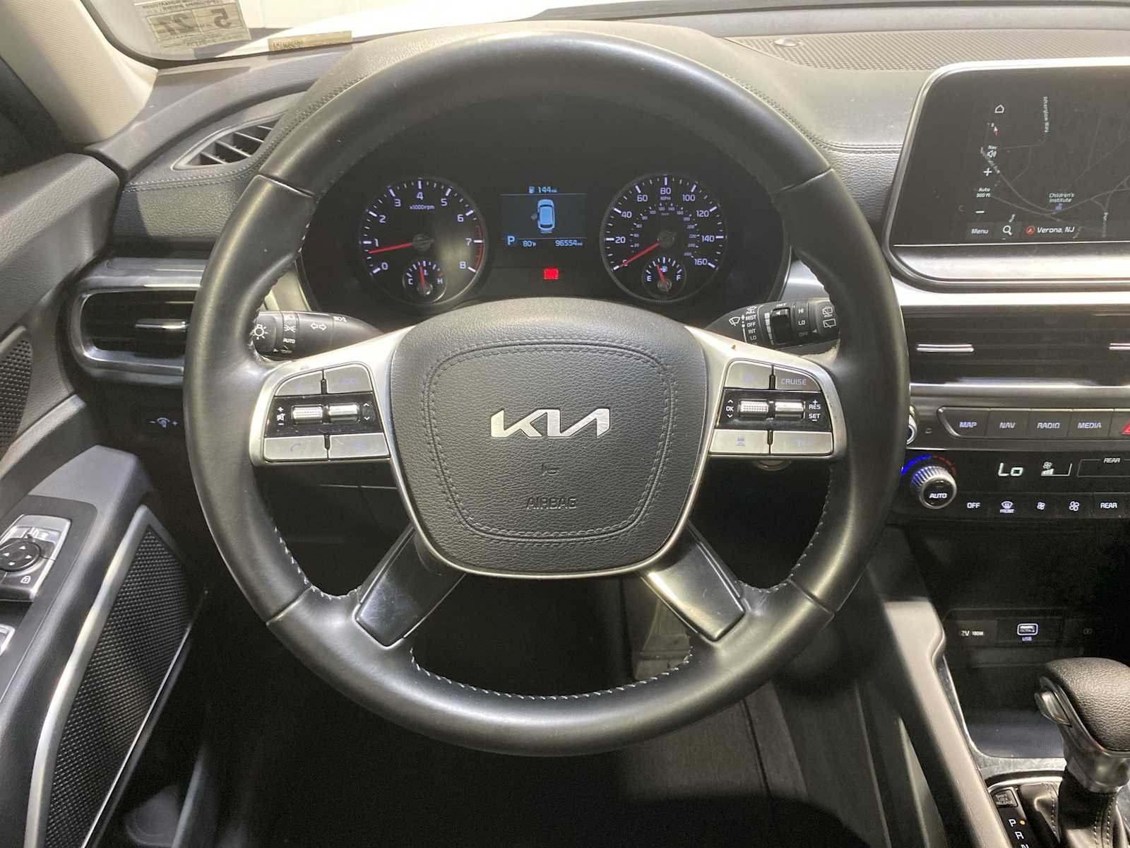 Used 2022 Kia Telluride LX AWD/4WD image 15