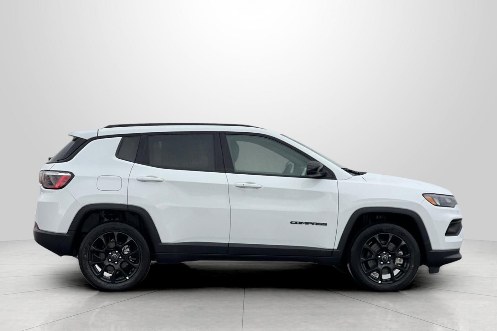 New 2026 Jeep Compass Latitude AWD/4WD image 4