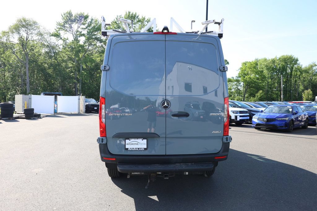 Used 2024 Mercedes-Benz Sprinter 2500 image 4
