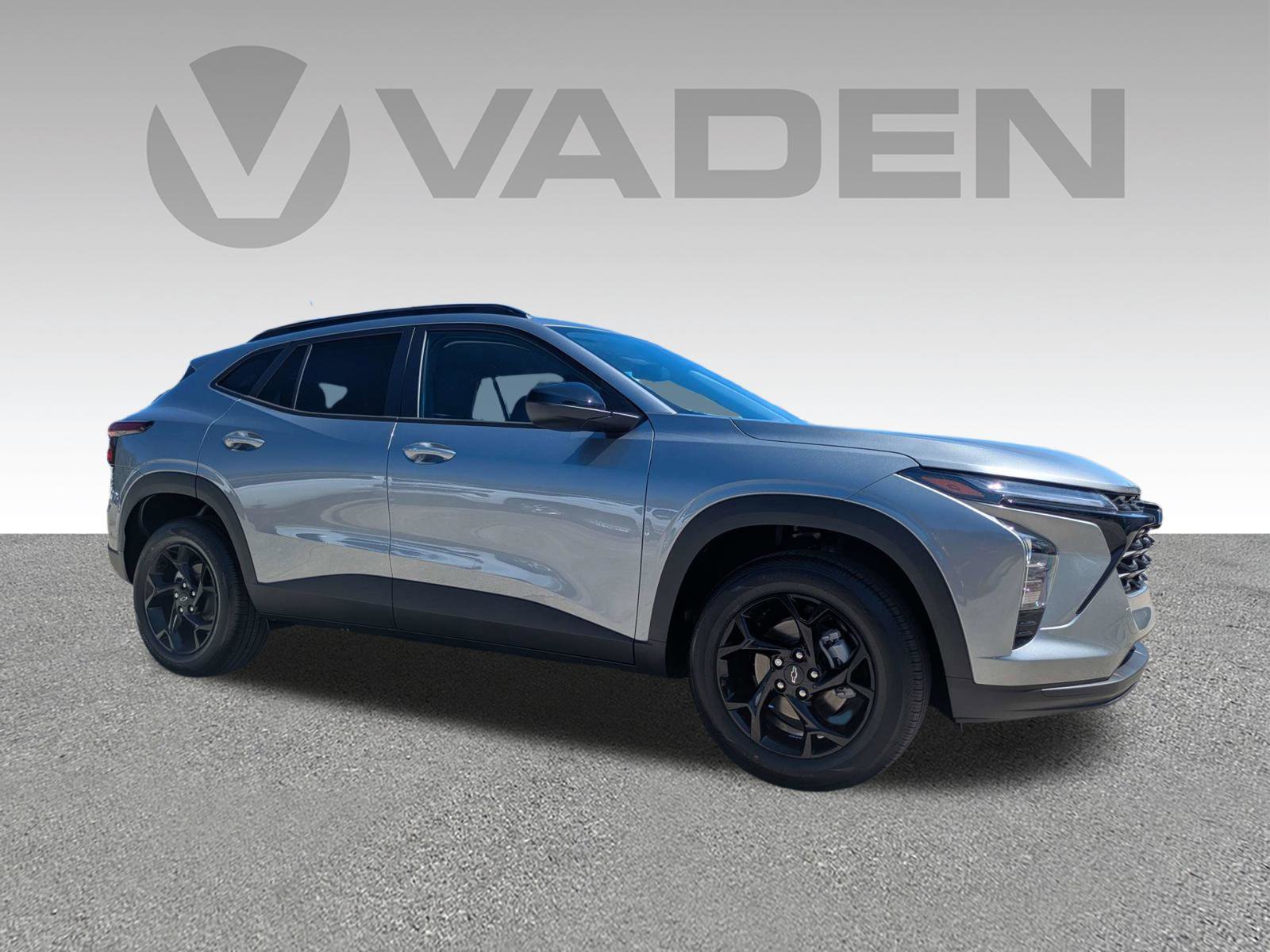 New 2026 Chevrolet Trax LT w/ Midnight Edition FWD image 3