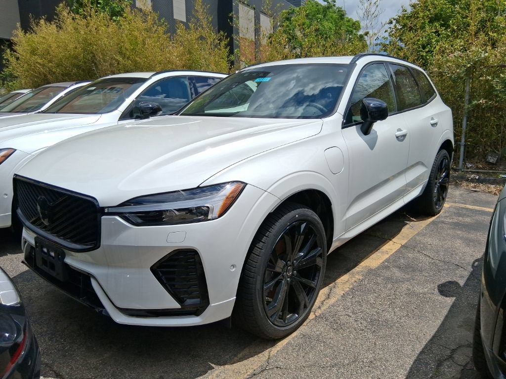 New 2026 Volvo XC60 T8 Ultra w/ Protection Package Premier AWD/4WD image 3