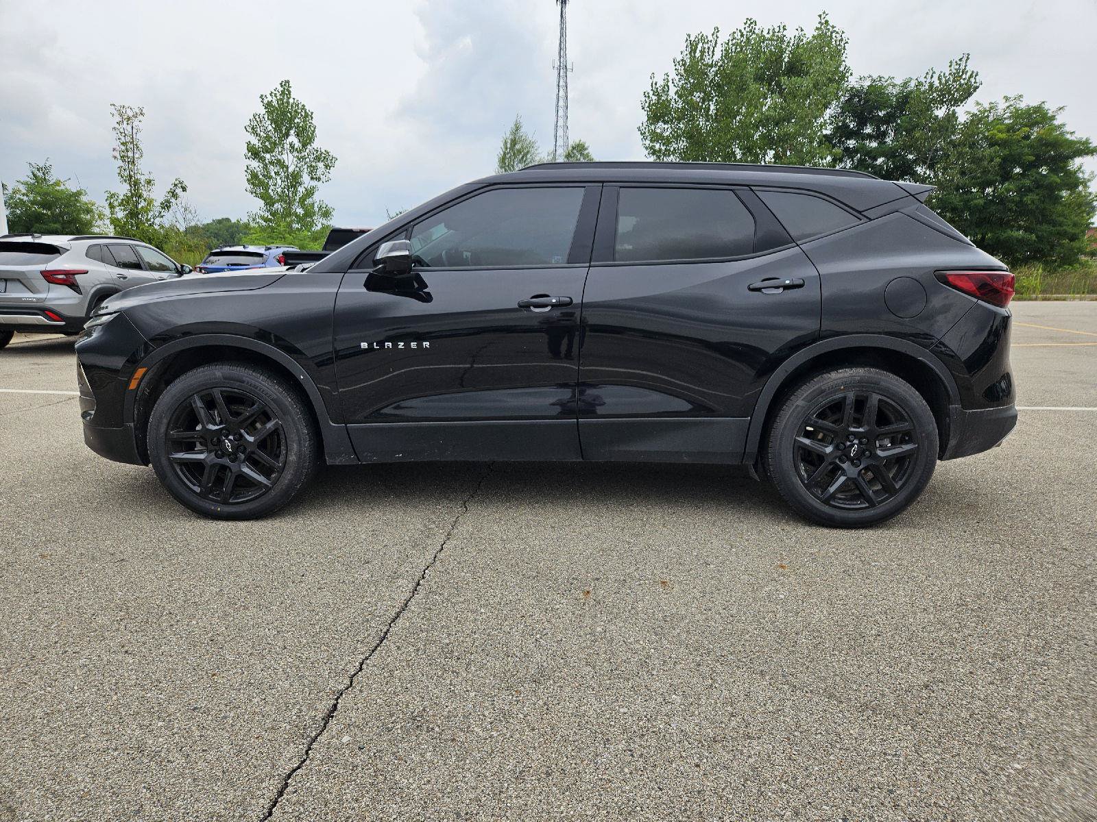 Used 2023 Chevrolet Blazer LT FWD image 4
