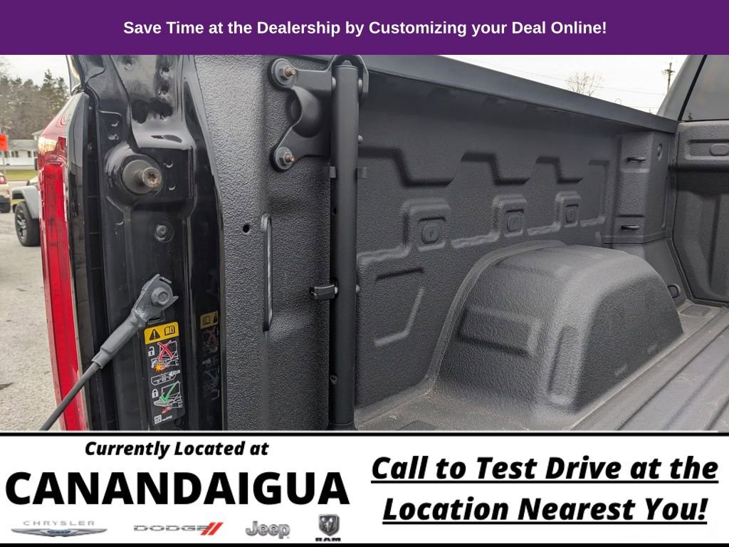 Used 2022 GMC Sierra 1500 AT4 w/ AT4 Premium Package image 9