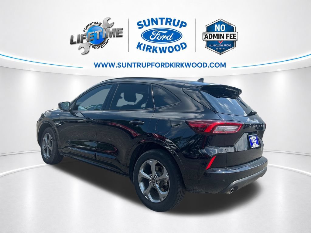 Used 2024 Ford Escape ST-Line w/ Tech Pack #1 AWD/4WD image 3