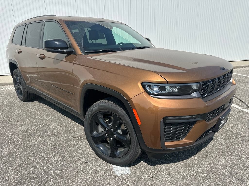 New 2026 Jeep Grand Cherokee L Limited w/ Limited Altitude Package AWD/4WD image 8