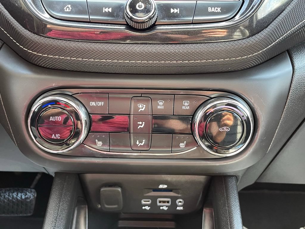 Used 2023 Chevrolet TrailBlazer ACTIV w/ Sun and Liftgate Package AWD/4WD image 38