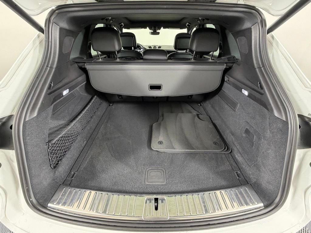 Certified 2023 Porsche Cayenne AWD/4WD image 40